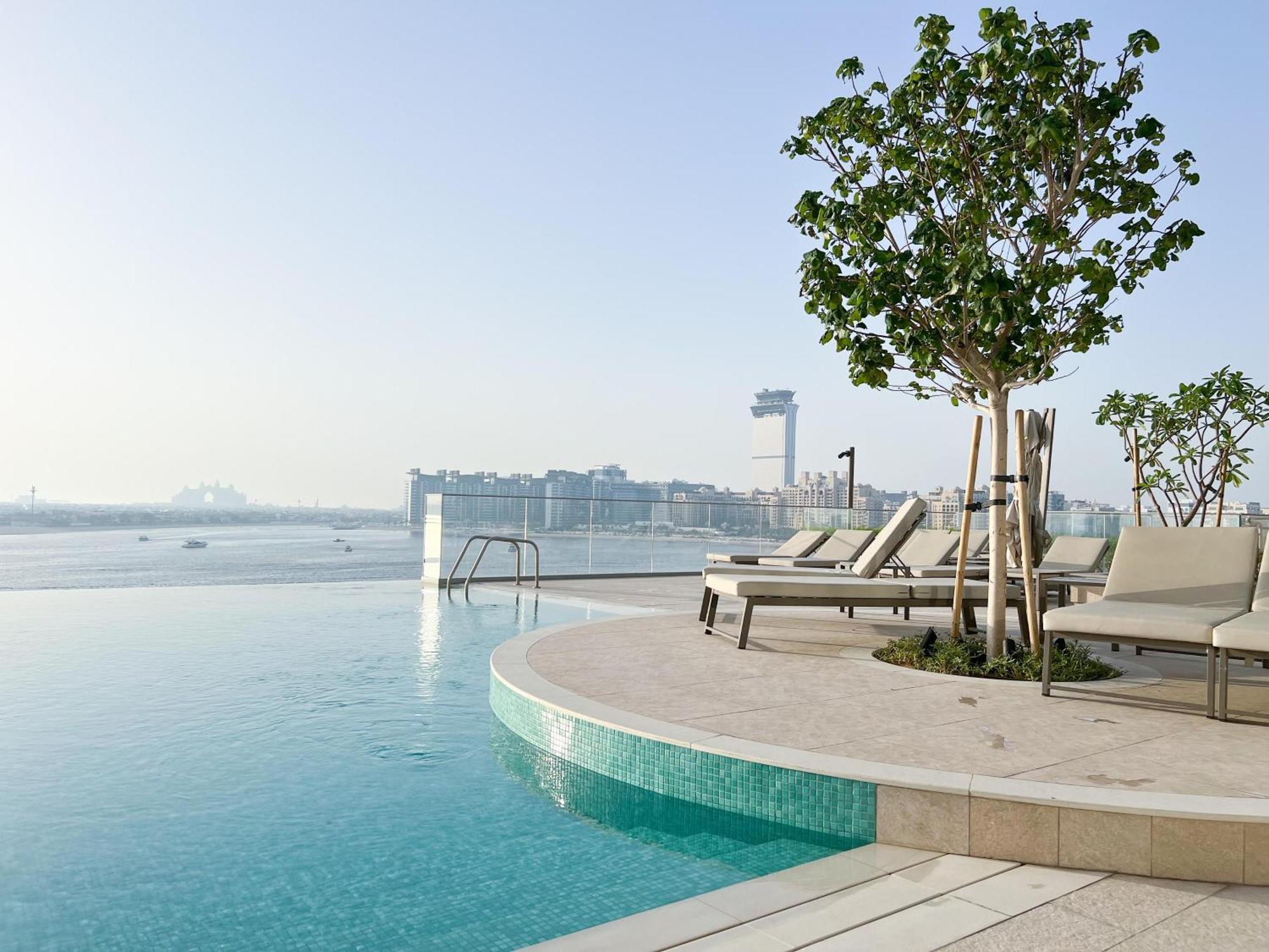 2br Beachfront Gem With Dazzling Views Of The Palm * Dubai