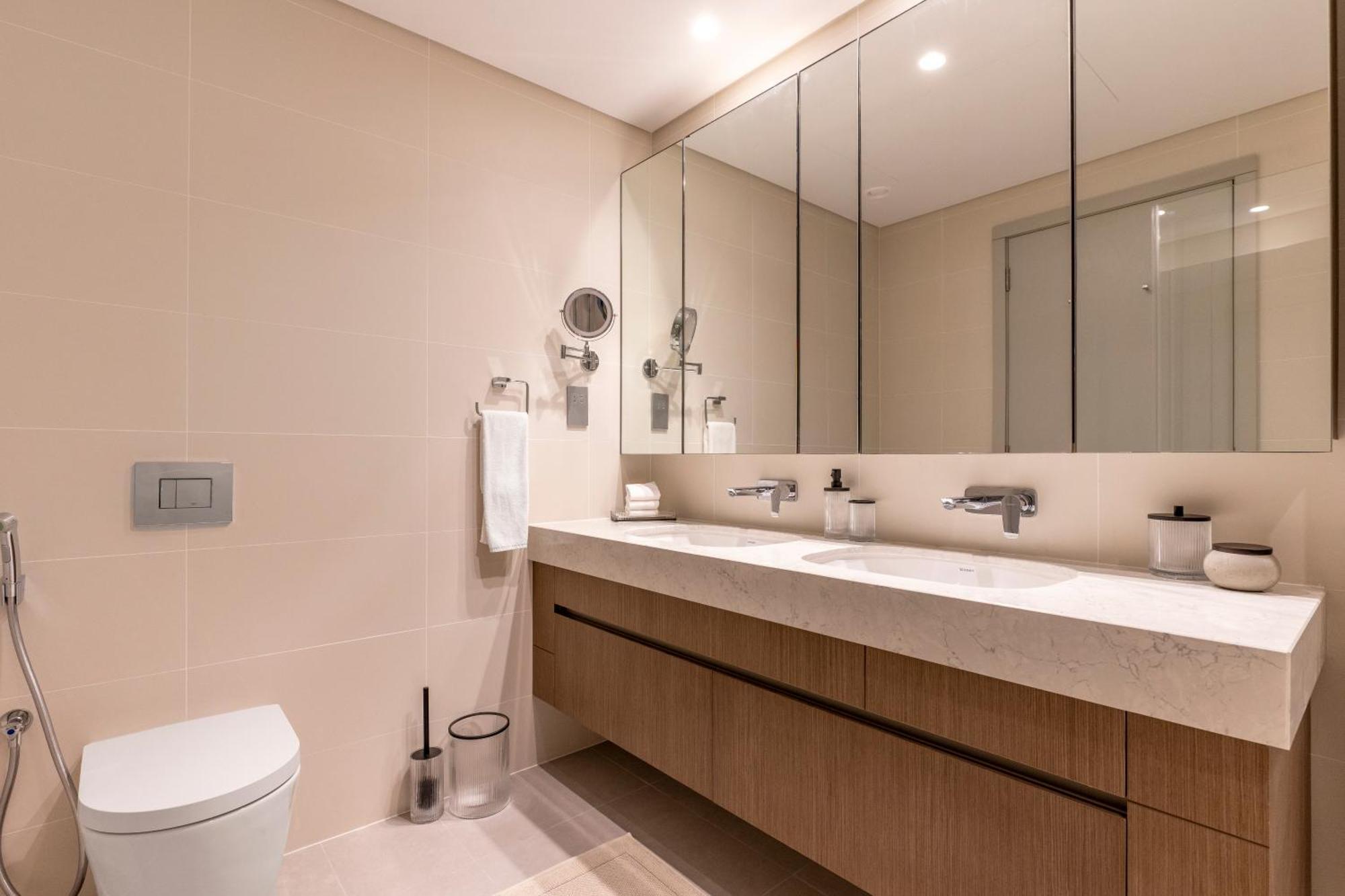 2br Beachfront Gem With Dazzling Views Of The Palm Dubai