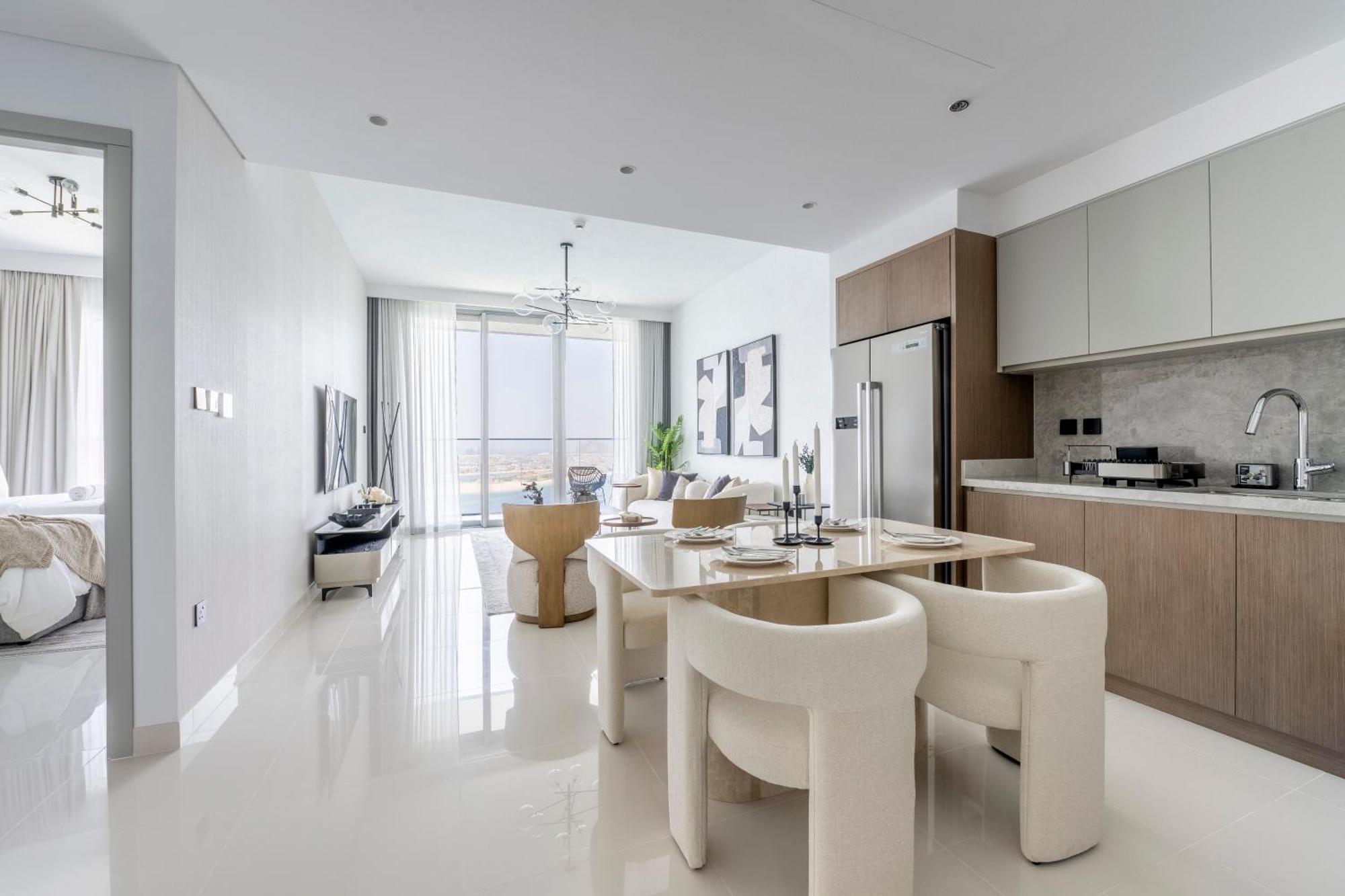2br Beachfront Gem With Dazzling Views Of The Palm Apartment