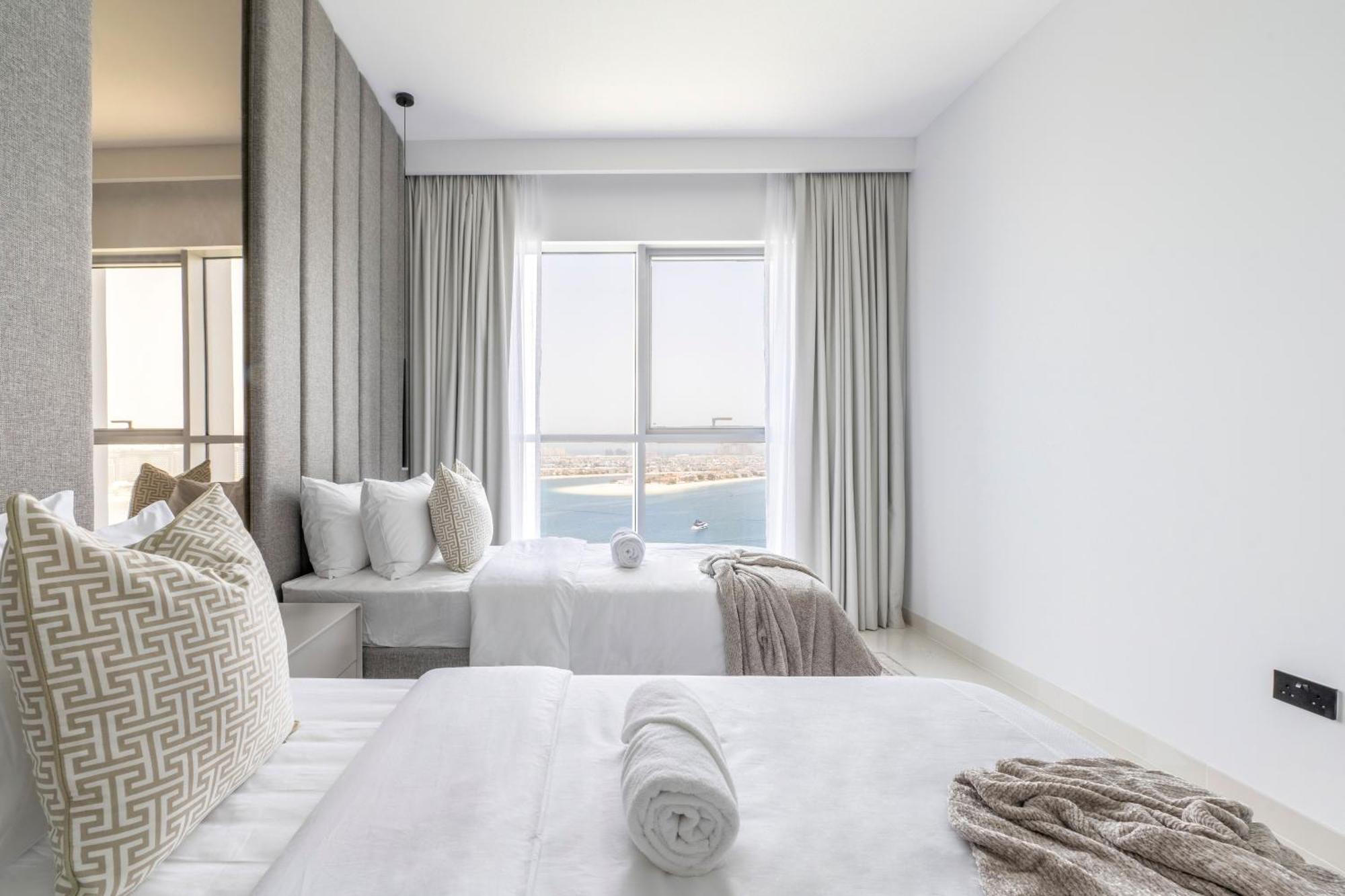2br Beachfront Gem With Dazzling Views Of The Palm Apartment