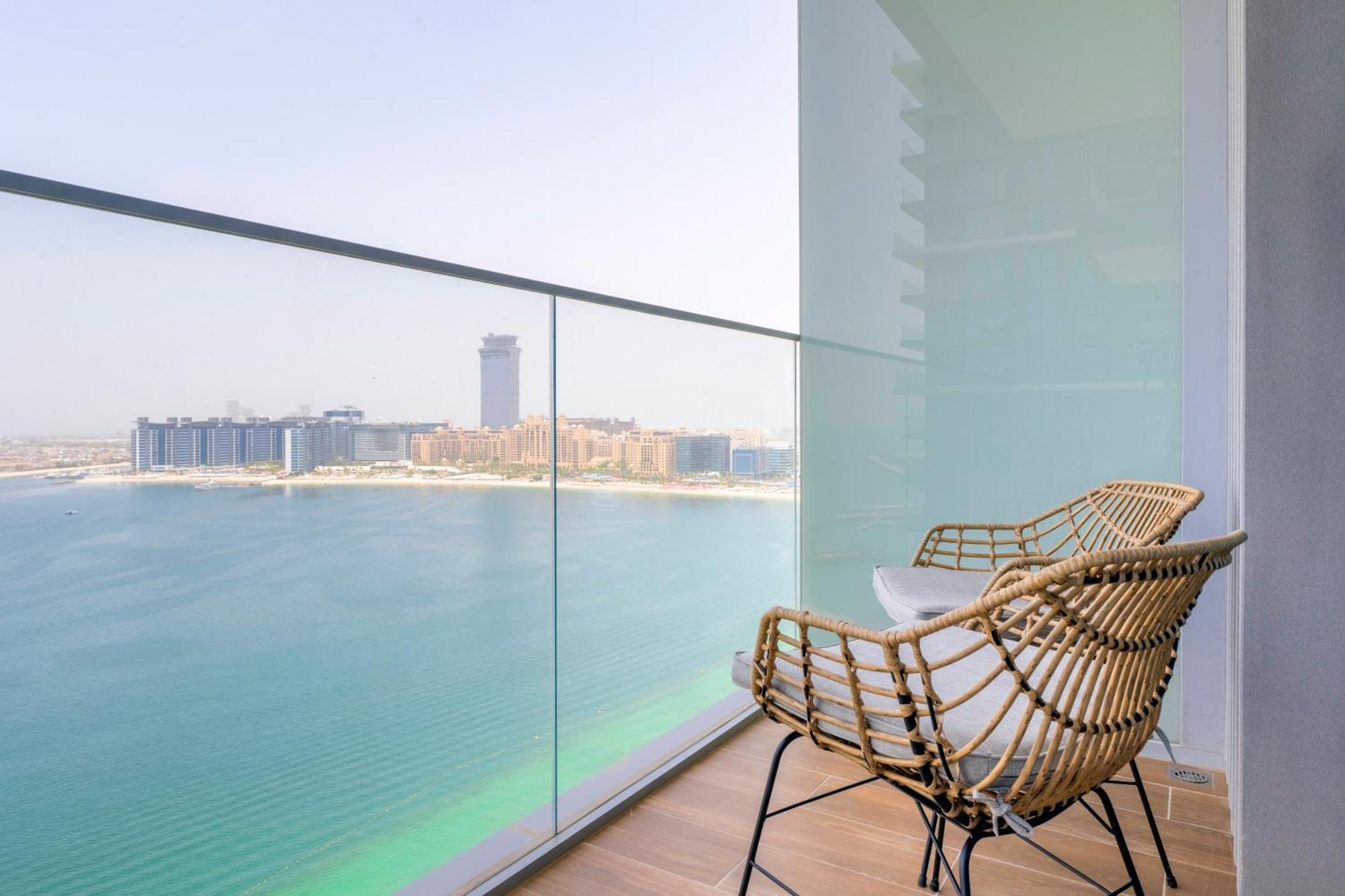 2br Beachfront Gem With Dazzling Views Of The Palm Apartment *