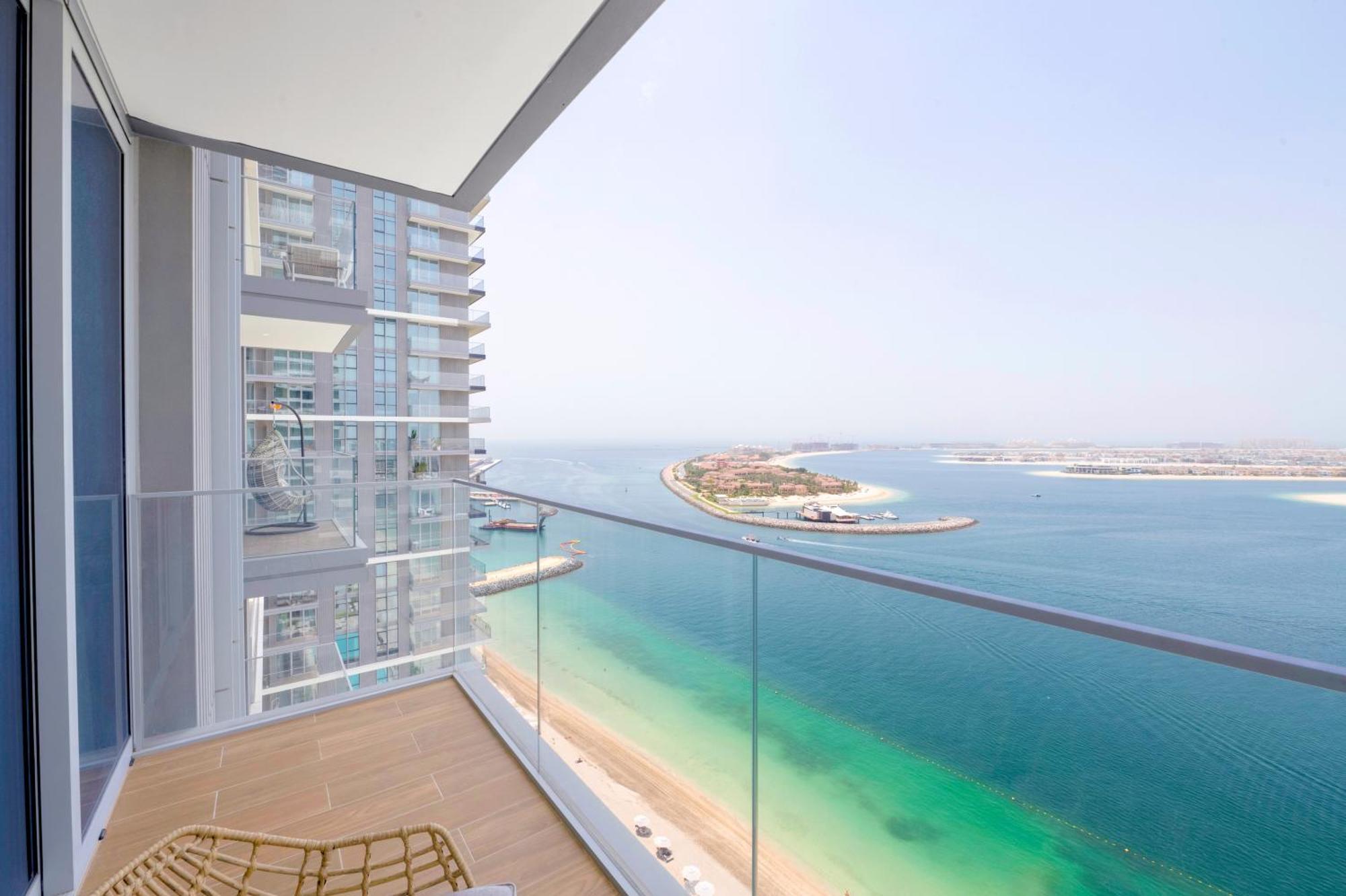 2br Beachfront Gem With Dazzling Views Of The Palm