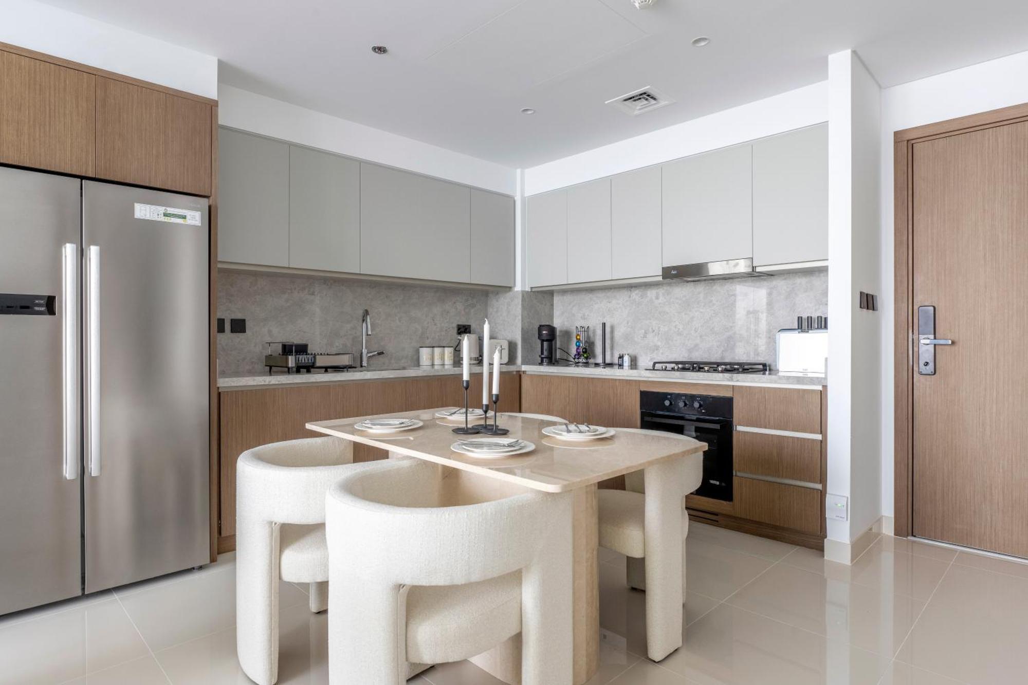 2br Beachfront Gem With Dazzling Views Of The Palm