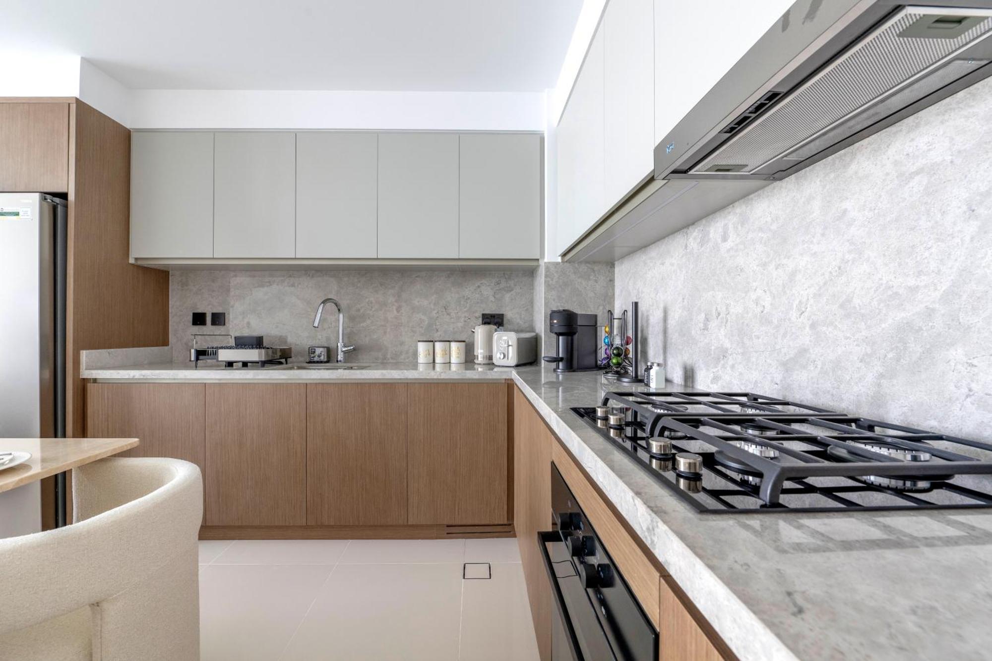 2br Beachfront Gem With Dazzling Views Of The Palm Dubai