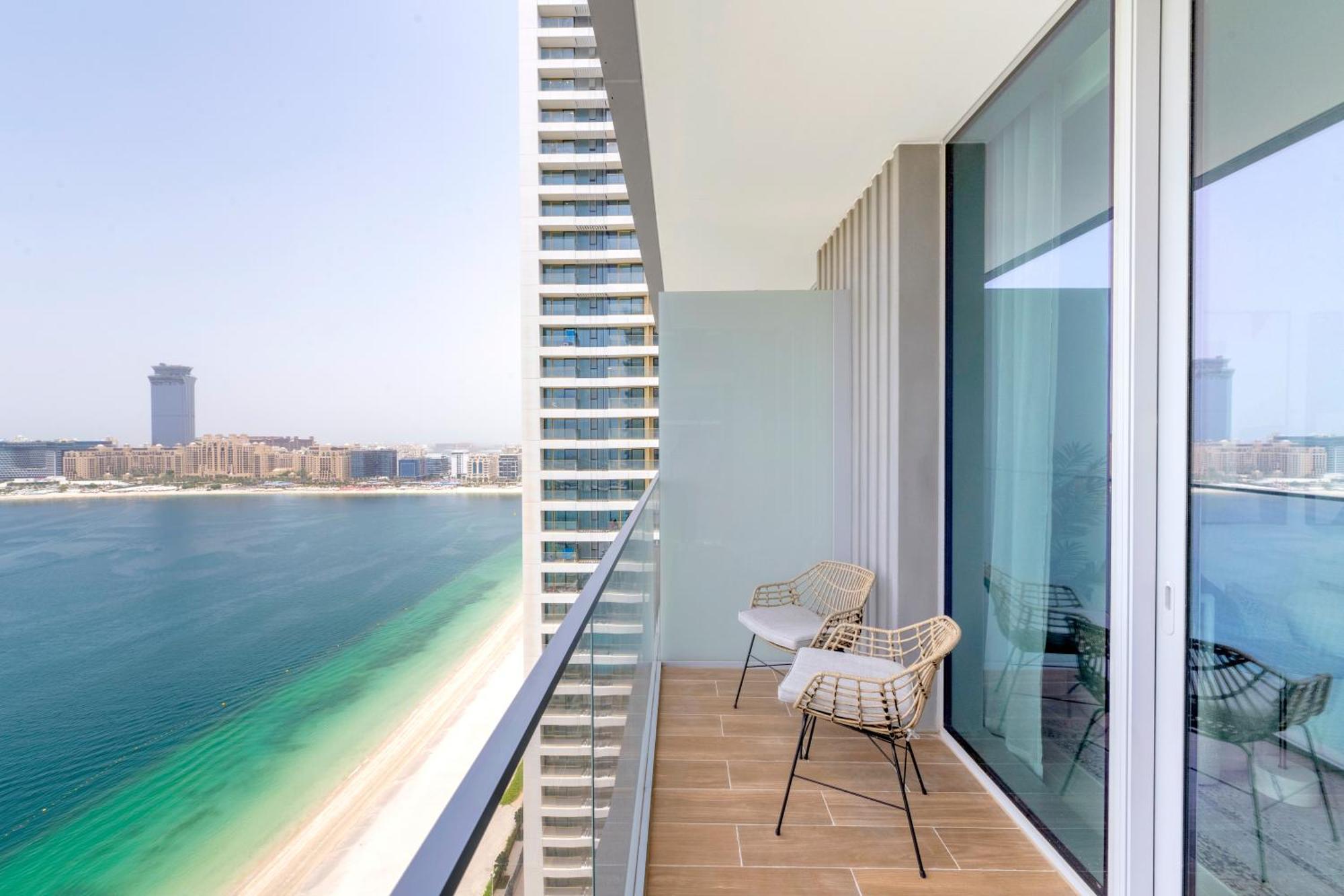 2br Beachfront Gem With Dazzling Views Of The Palm